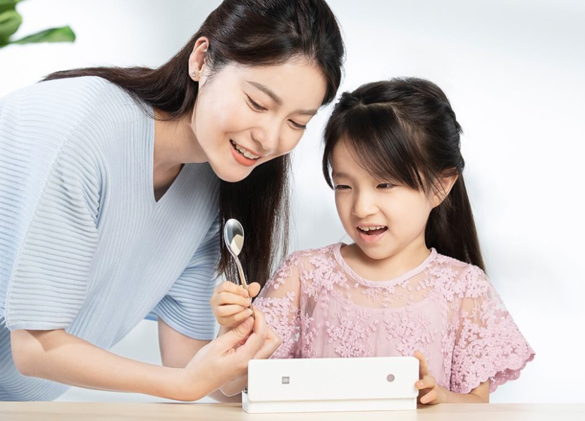 【Xiaomi】Automatic Disinfection Portable Cutlery Box – HU0124